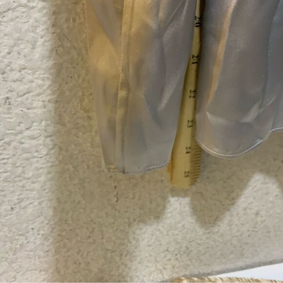 Intermix silk sleeveless top  Mock Neck size M - Picture 4 of 6